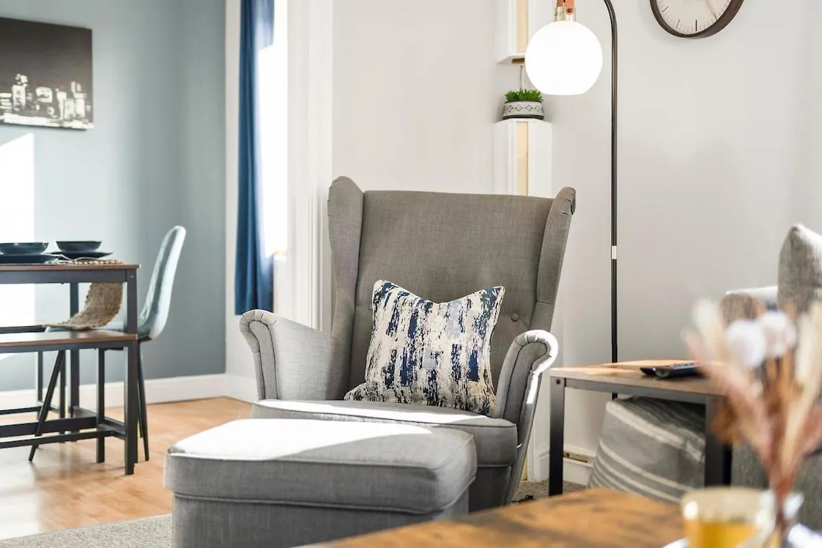 Moonlit Bloom Apartment Bournemouth 0*,
