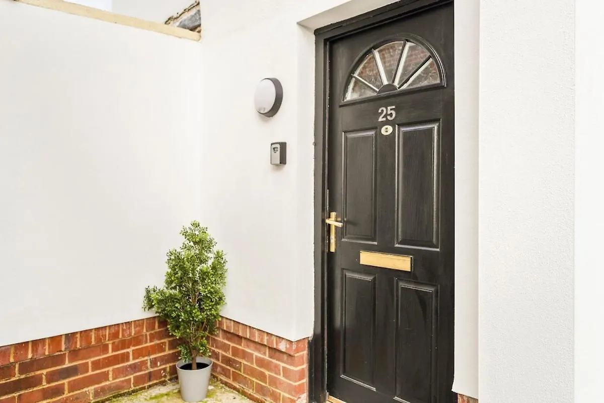 Moonlit Bloom Apartment Bournemouth United Kingdom